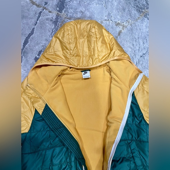 New!! Nike Synthetic Fill Colorblock Full-Zip Hooded Jacket - Large - Picture 6 of 7